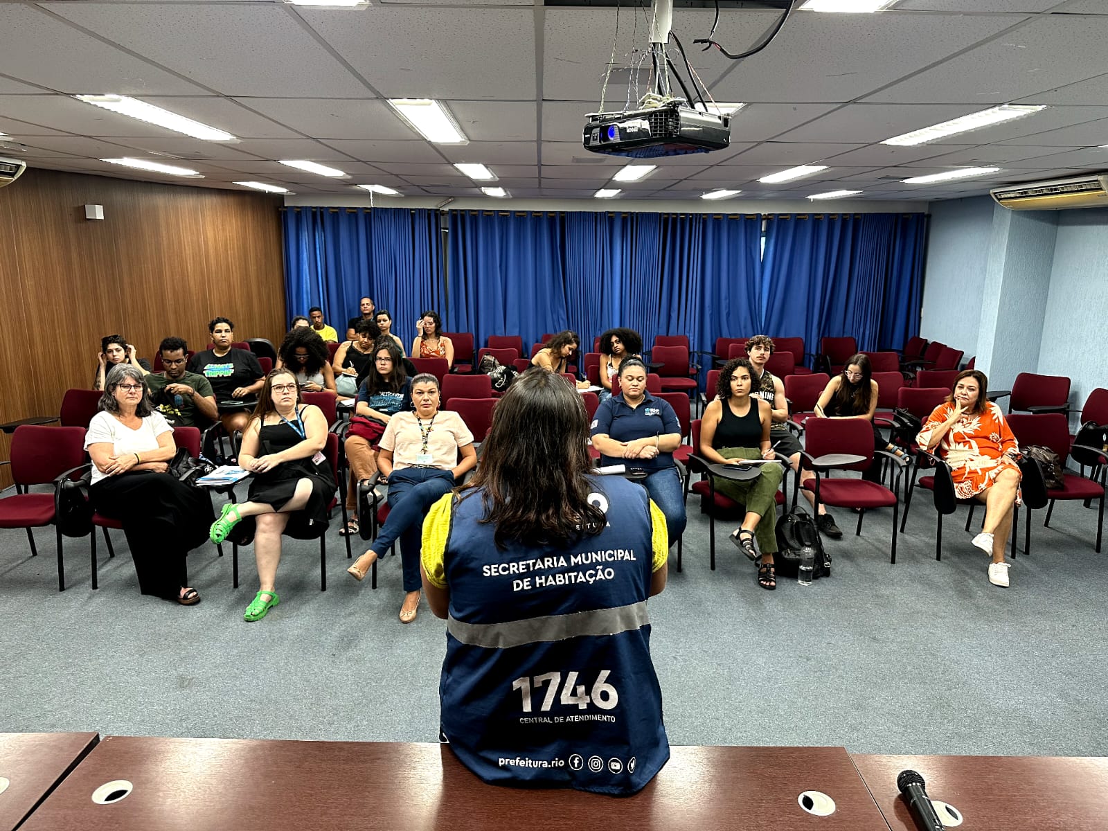Prefeitura e UFRJ fazem parceria para mostrar a estudantes como funciona ação sócio-habitacional do município - Prefeitura da Cidade do Rio de Janeiro