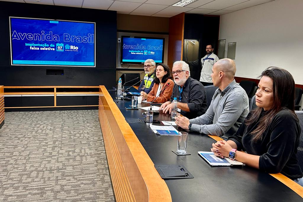 Avenida Brasil terá faixa seletiva para ônibus, de Guadalupe ao Caju, a partir de sábado - Prefeitura da Cidade do Rio de Janeiro