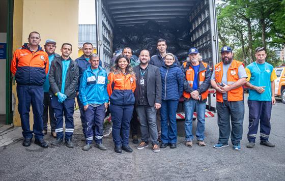 Curitiba envia alimentos e roupas a Unio da Vitria