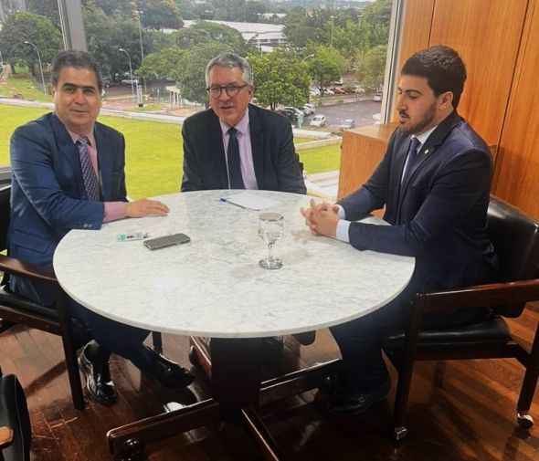Prefeitura de Cuiab | Em Braslia, prefeito Emanuel Pinheiro busca cadastrar projeto do VLT Cuiabano no PAC