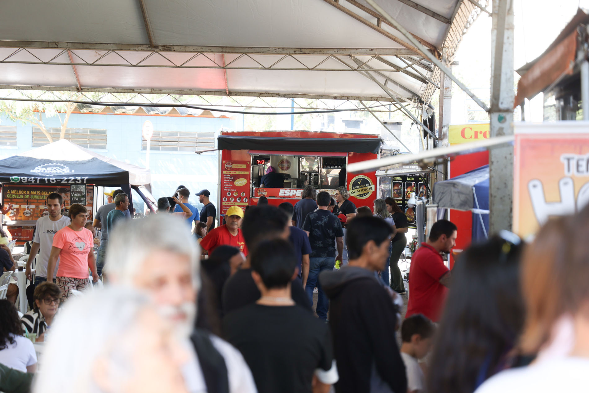 Alimentação para todos os gostos, shows, descontos, entrada gratuita: vem para a 4ª FENS!