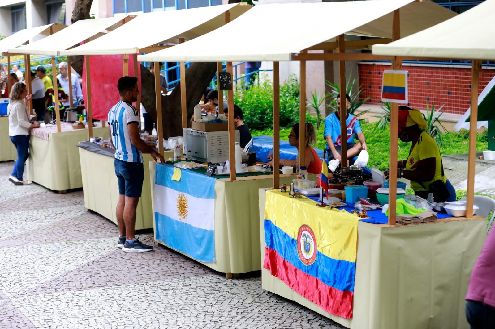 Feira Refúgio em Foco de Imigrantes Empreendedores Sociais acontece na sede da Prefeitura nesta quarta-feira - Prefeitura da Cidade do Rio de Janeiro