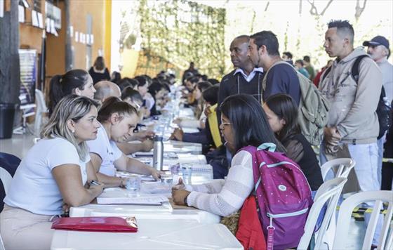 Mutiro Emprega Mais Curitiba oferece 1.500 vagas de trabalho