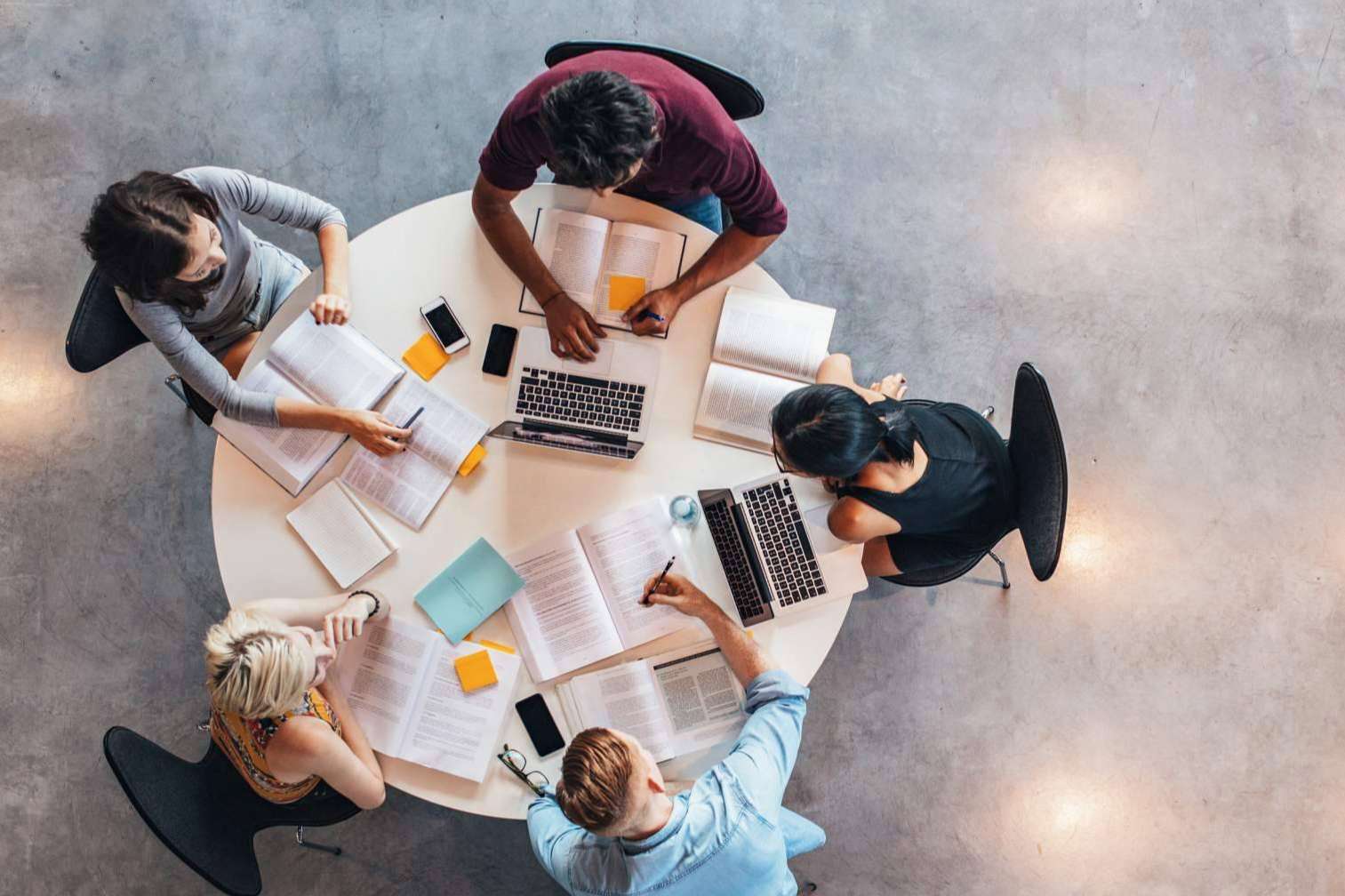 Asesoramiento en empleabilidad del Instituto de Estudios y Empleo para impulsar la carrera