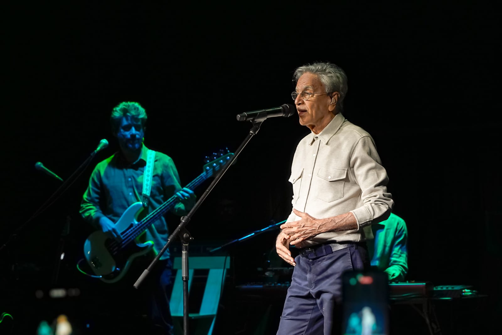 Show de Caetano Veloso inaugura Areninha Cultural Terra, em Guadalupe: ‘Nasci aqui’ - Prefeitura da Cidade do Rio de Janeiro