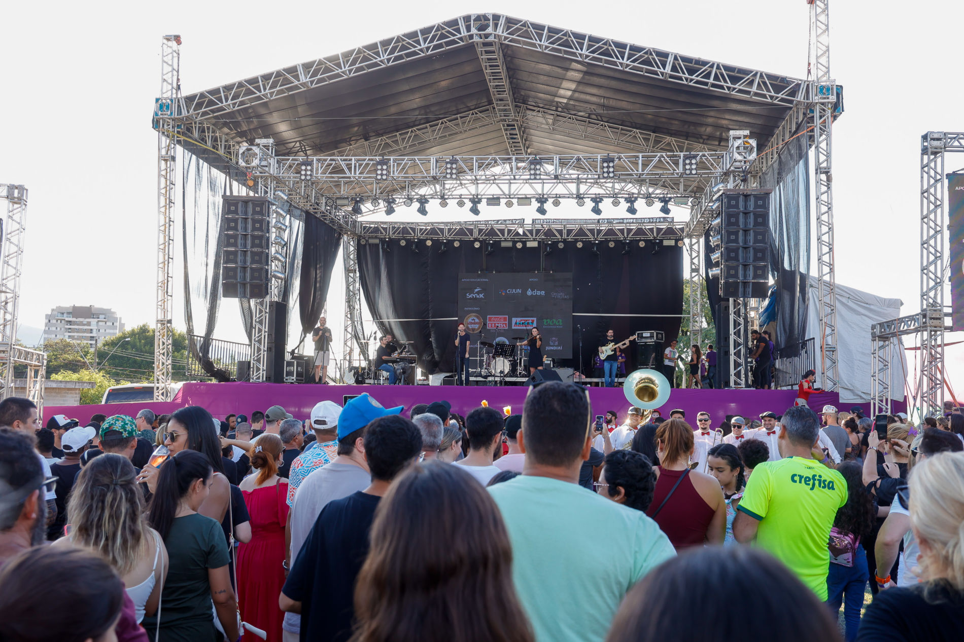 Atrações temáticas dão a cara e os ritmos dos palcos da Festa da Uva