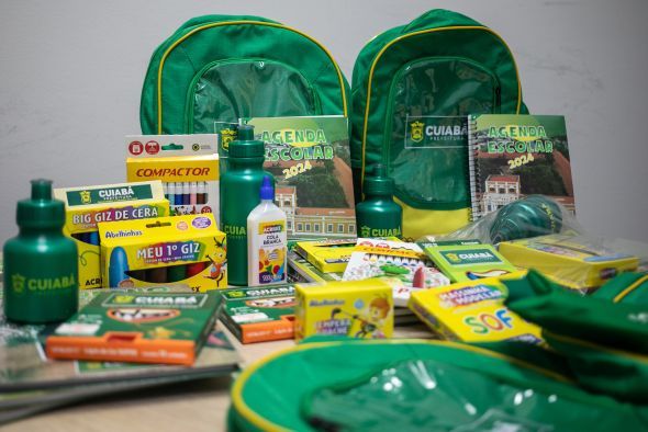 Prefeitura de Cuiab | Secretaria de Educao inicia entrega de materiais escolares nas unidades que atendem a Educao Infantil