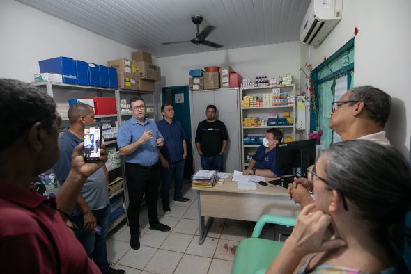 Prefeitura de Cuiab | Secretrio de Sade visita unidade do Coxip do Ouro e garante ampliao de equipe de atendimento pela gesto Emanuel Pinheiro