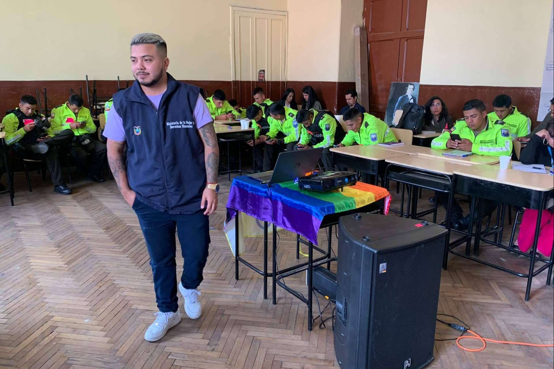 El Ministerio de la Mujer de Ecuador no cumple con la sentencia que obliga a pedir disculpas públicas al capacitador LGBTIQ+