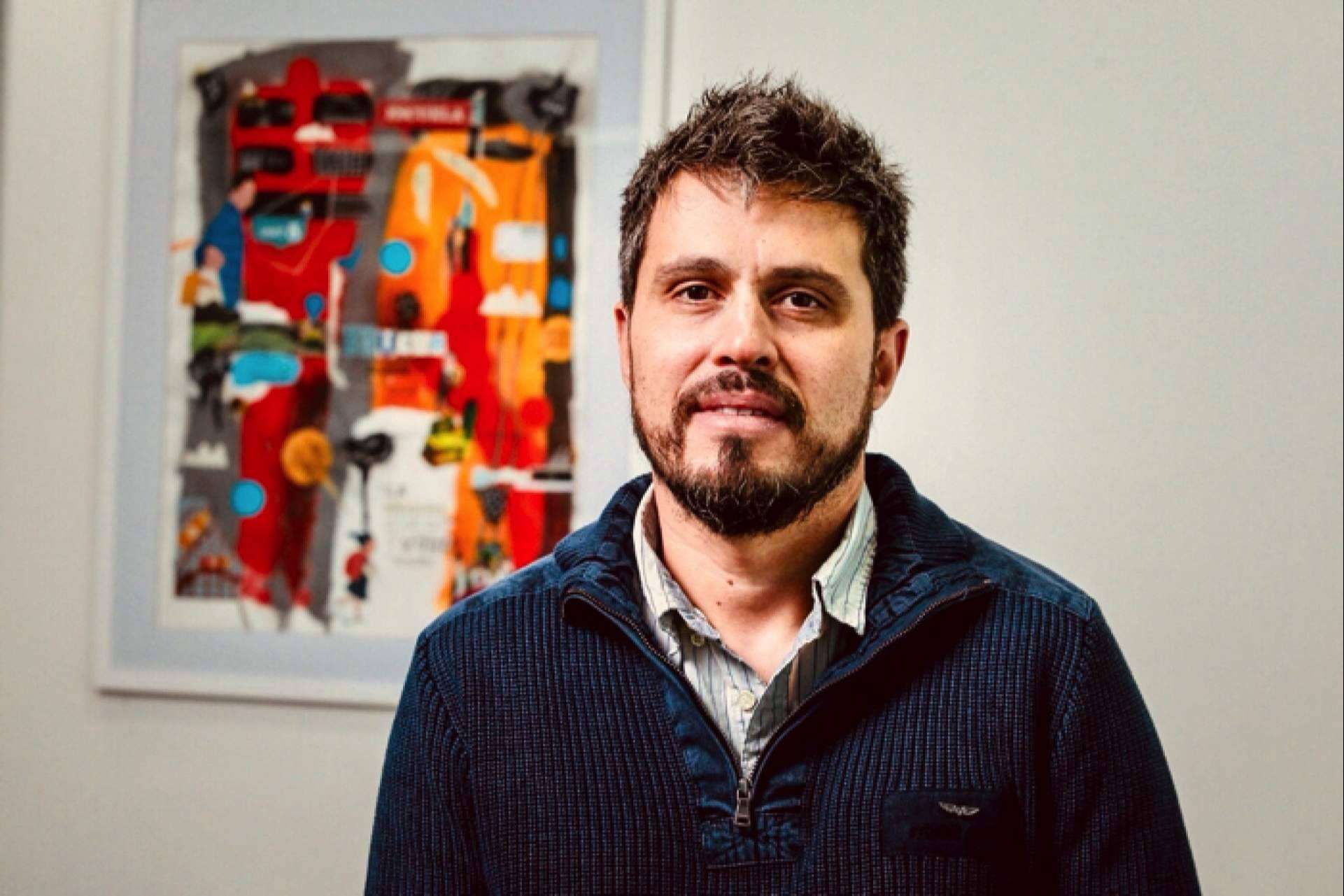 Los proyectos para implementar la IA en colegios rurales de Ricardo Mansilla Chávez, director de Fundación Apptitudes