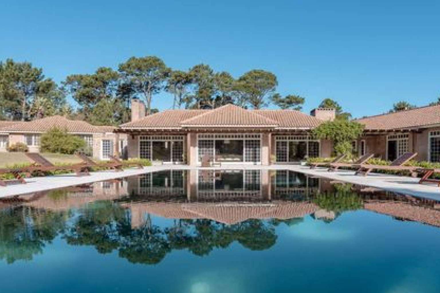 ¿Qué servicios ofrece Antonio Mieres, una inmobiliaria en Punta del Este?